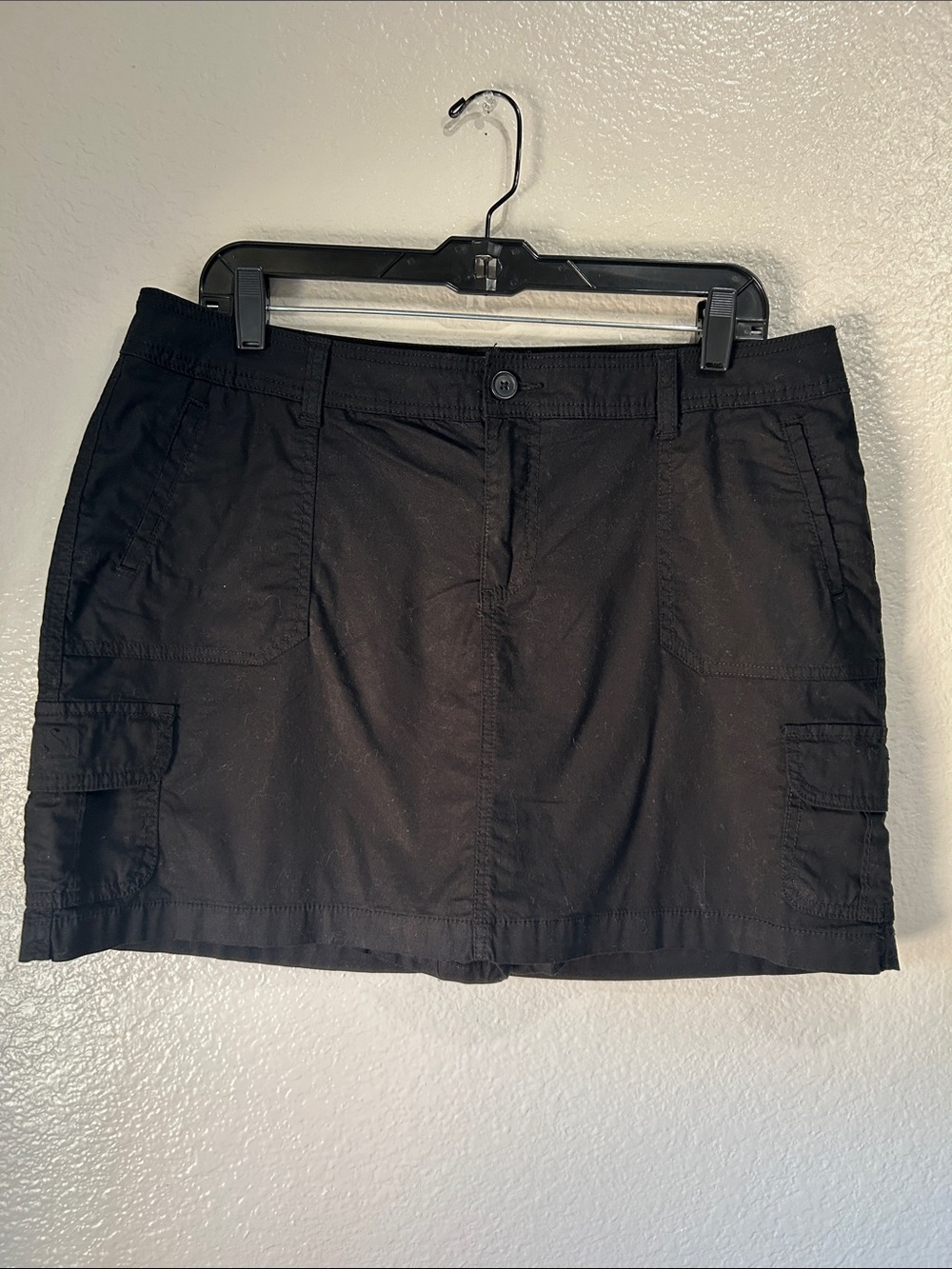 St. John's Bay Women’s Black Cargo Skirt skort Sz 14P Summer Vacay Casual TC0080